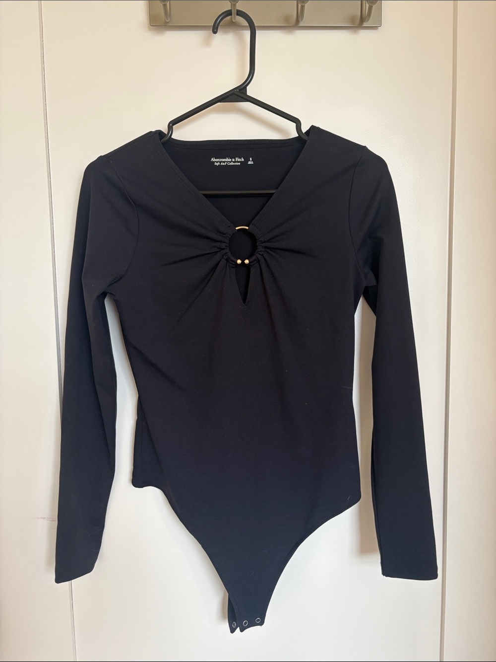 Abercrombie & Fitch Black Long-Sleeve Ring-Front Bodysuit
